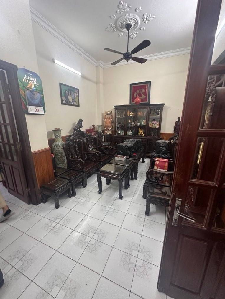 Bán nhà Huỳnh Thúc Kháng, phân lô vỉa hè kinh doanh, ô tô tránh, thoáng trước sau, 82m2