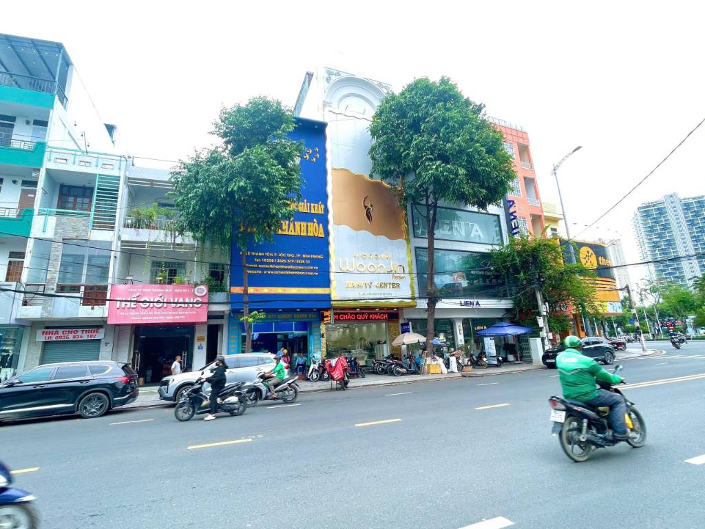 Bán nhà Lê Thánh Tôn, trung tâm Nha Trang, 5 tầng 95,7m2, cách Tháp Trầm Hương chỉ 500m