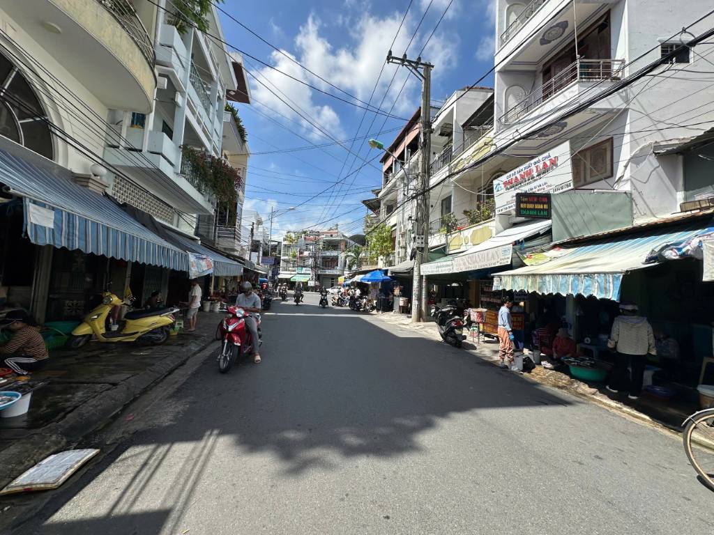 Bán nhà Trần Bình Trọng, trung tâm phường Nha Trang, 91,5m2, ngay chợ kinh doanh, gần biển