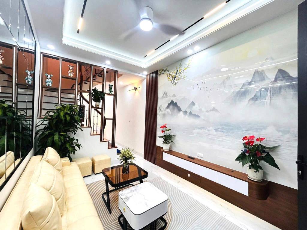 Bán nhà Đại Mỗ, Nam Từ Liêm, 45m2, 4 tầng, 5 phòng, nội thất đẹp, ô tô đỗ gần, giá 7.5 tỷ