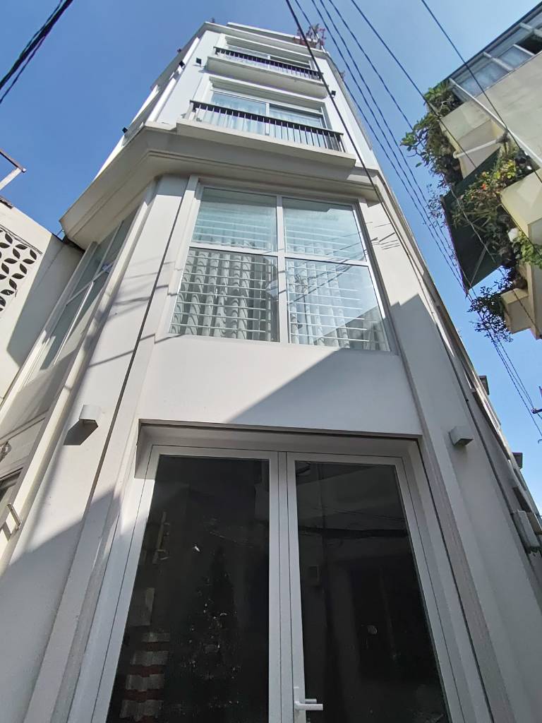 Bán nhà Nguyễn Đình Chiểu, Quận 3, DT hơn 40m2, Https okviphoatdong ltd share 6 tầng, hẻm sạch rộng 5m, giá 12 tỷ TL