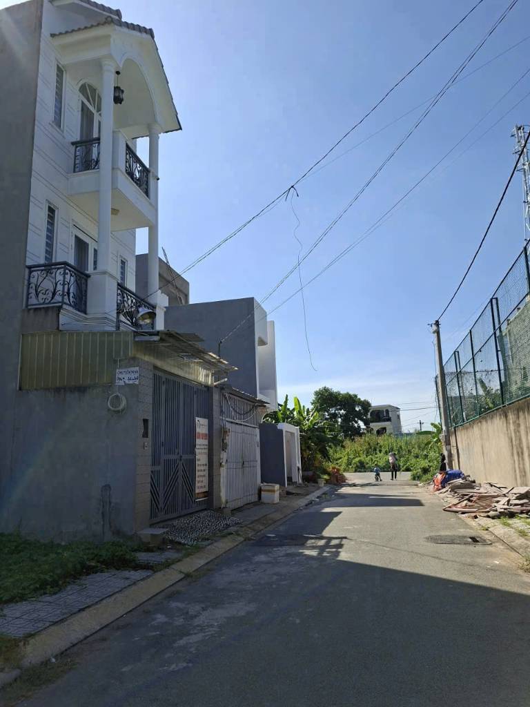 Bán nhà mặt tiền Man Thiện 127m², vị trí vàng kinh doanh