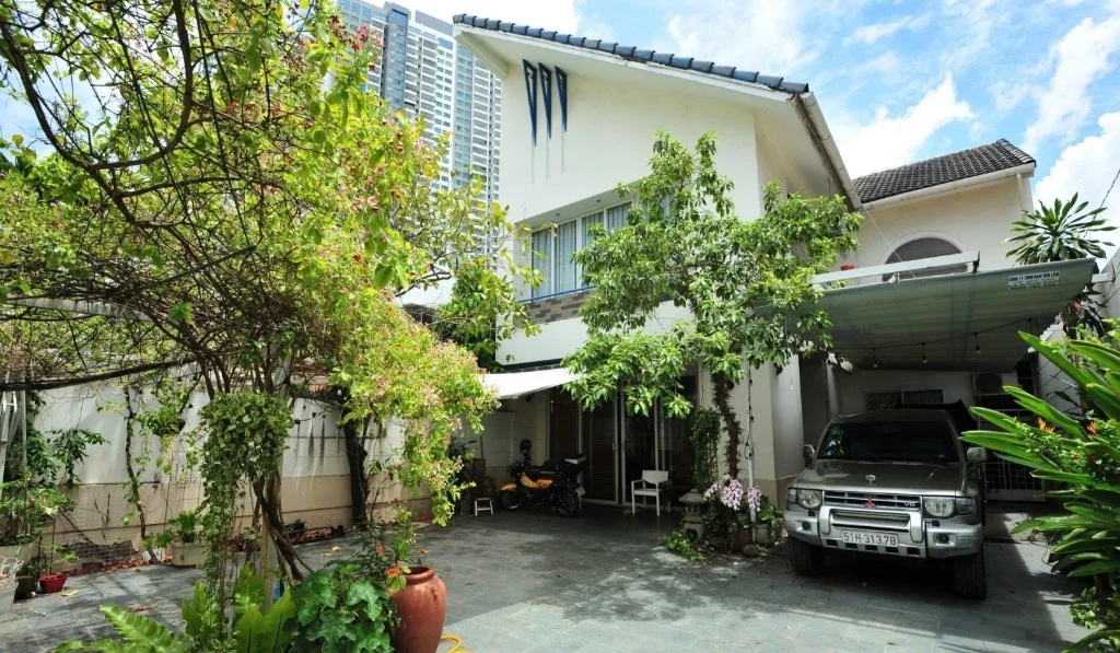 BÁN BIỆT THỰ QUẬN 7, DT 265M2 NGANG 10M KHÔNG QH, LỘ GIỚI, CÓ SÂN VƯỜN, THƯƠNG LƯỢNG MẠNH
