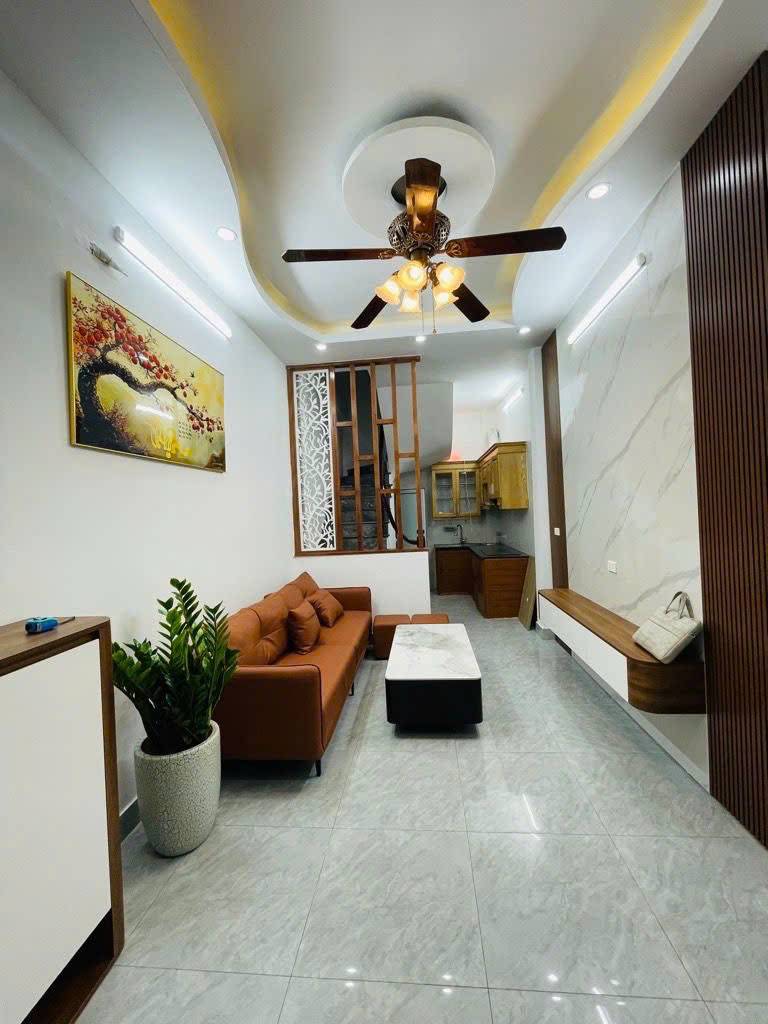 Bán nhà ngõ 139 Tam Trinh, gần Minh Khai, 28m² × 5 tầng, 3 ngủ, sổ đỏ, ngõ rộng, nhỉnh 6 tỷ