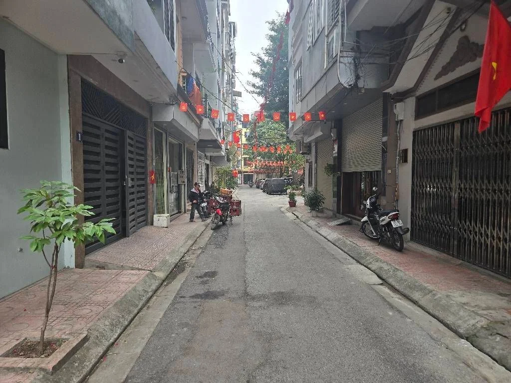 Bán nhà mặt phố Hồng Hà, Ba Đình 50m², 7 tầng thang máy, ô tô đỗ cửa, vỉa hè, giá 21,2 tỷ