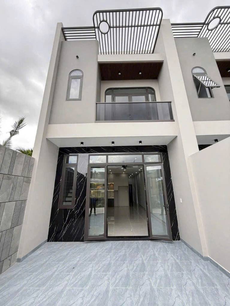 CẦN BÁN GẤP NHÀ 2 MẶT TIỀN TÂN TRIỀU, CÓ NHÀ Ở LIỀN ĐÓN TẾT, GIÁ TỐT