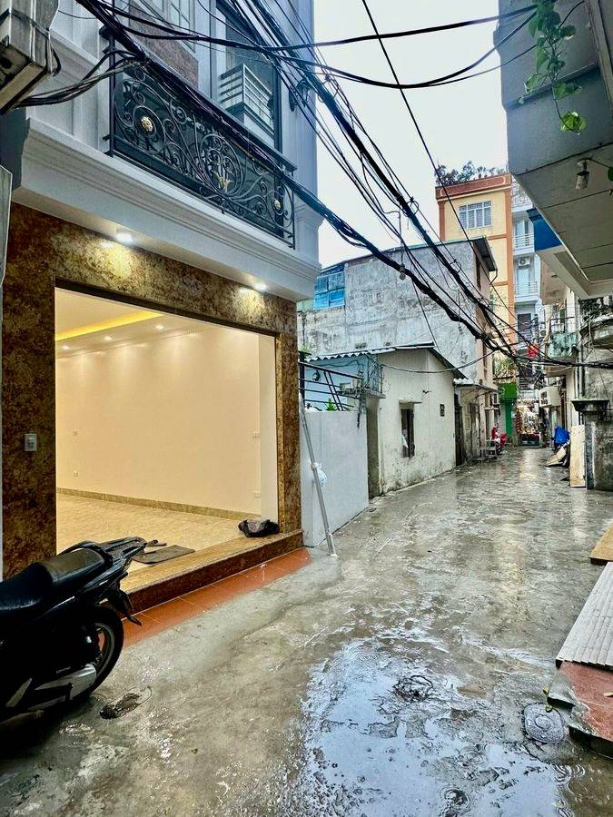 Bán nhà Cầu Giấy, DT 46m, 7 tầng thang máy, 4PN, 2 thoáng, sổ đỏ, giá 15,5 tỷ