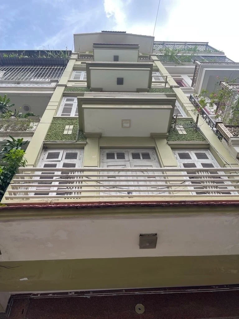 Bán gấp nhà phân lô Hồng Hà, Ba Đình, vỉa hè kinh doanh, ô tô tránh dừng đỗ, giá 23 tỷ