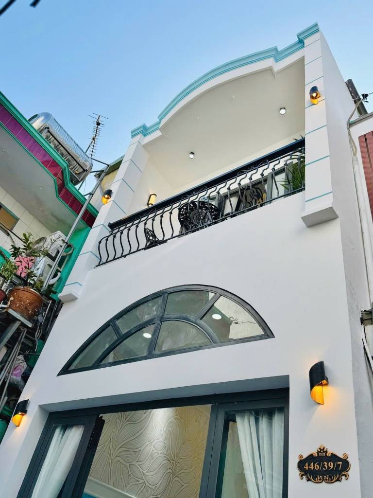 CẦN BÁN GẤP NHÀ THỦ DẦU MỘT, BÌNH DƯƠNG, 2 TẦNG 120M2, KDC HIỆN HỮU, AN NINH TỐT