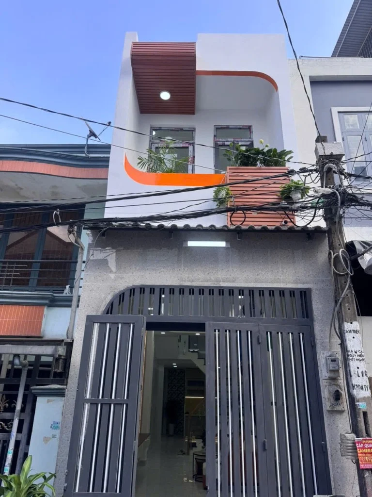 BÁN GẤP NHÀ LÊ VĂN QUỚI, SÁT BÊN BỆNH VIỆN BÌNH TÂN, HỢP ĐỒNG THUÊ 2 NĂM 8TR/THÁNG
