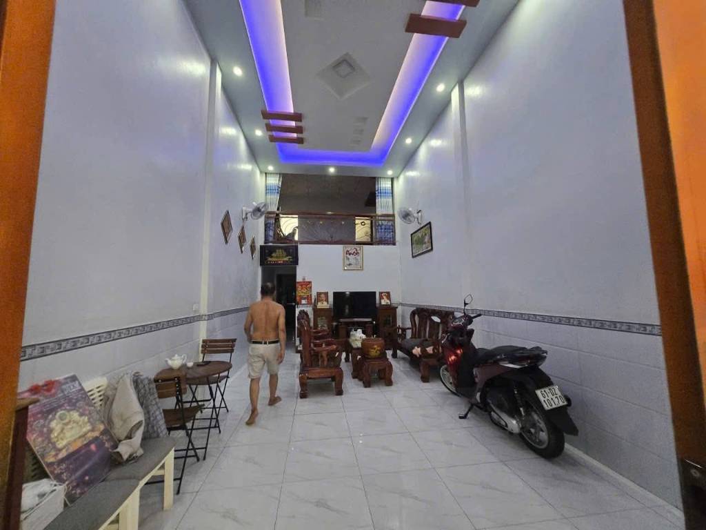 Bán nhà Xóm Nghèo, Dĩ An, Bình Dương, gần Nguyễn Đức Thiệu, kcn Sóng Thần, nhỉnh 3 tỷ