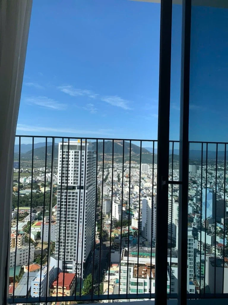 Bán căn studio Panorama, tầng cao view phố, tầng 37 diện tích 28,48m2 giá 1.9 tỷ