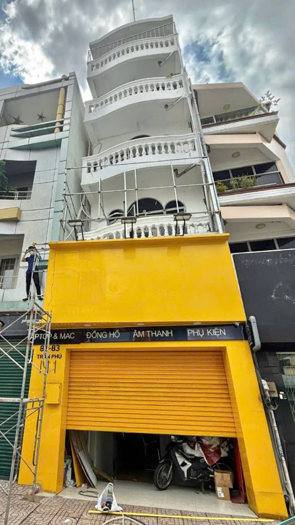 Bán nhà mặt tiền Trần Phú, Quận 5, ngang 4,3x15,5m, lửng 4 tầng, giá 28 tỷ