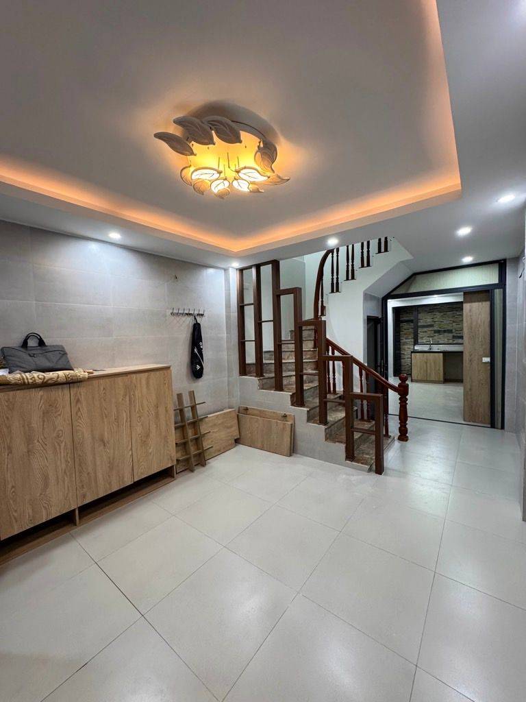 Bán nhà phân lô Cầu Giấy, Dịch Vọng, 45m2, 5 tầng ngõ thông, oto, kinh doanh, full nt ở ngay, 14 tỷ