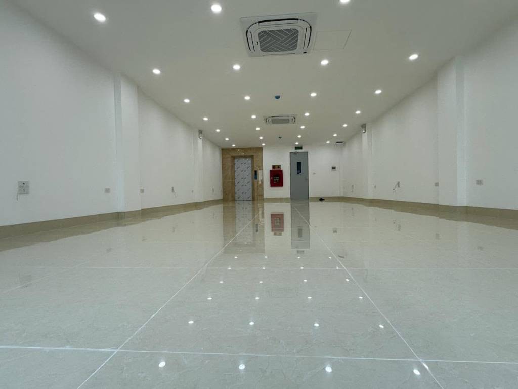 BÁN TÒA NHÀ VĂN PHÒNG ĐƯỜNG LÊ TRỌNG TẤN, 130M2 XÂY 9 TẦNG THANG MÁY, GARA Ô TÔ