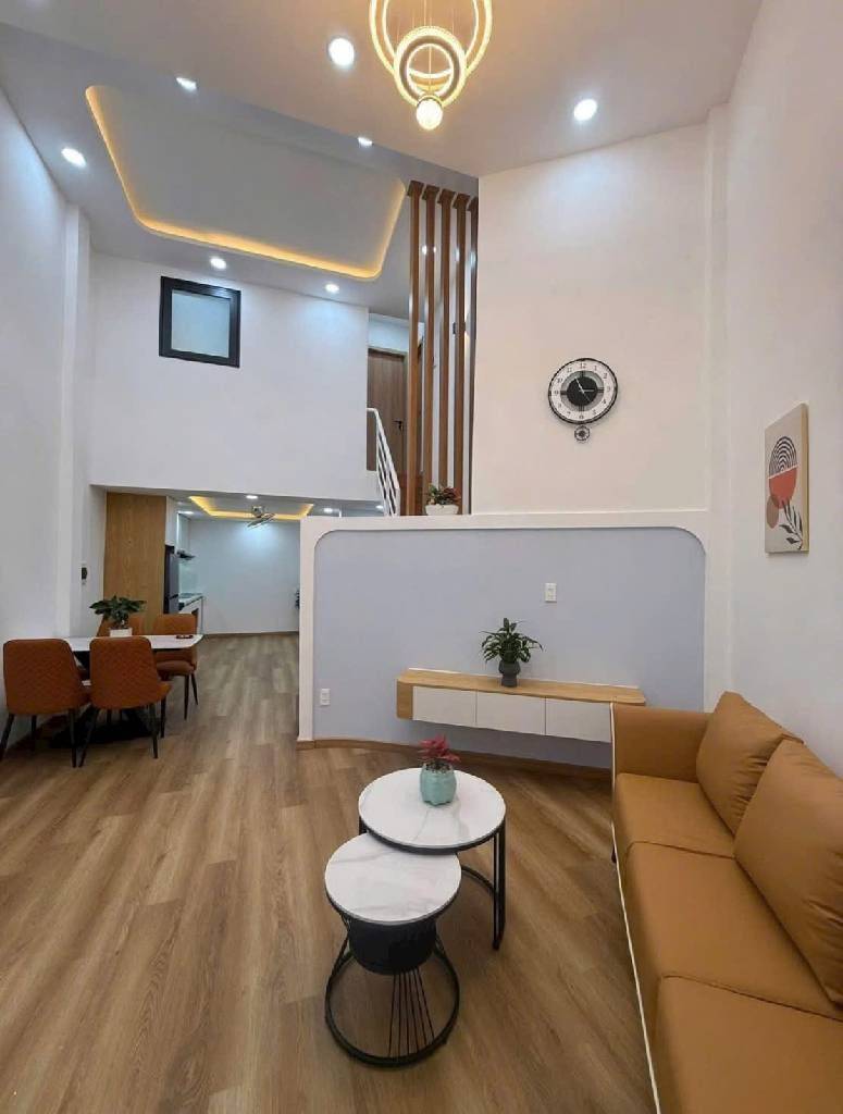 Bán nhà Phường 15, Tân Bình, 1 trệt 1 lửng, 2PN 2WC, mới đẹp dọn vào ở ngay, full nội thất