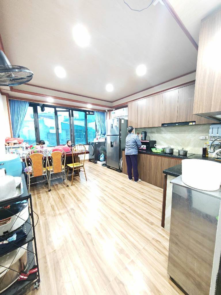Bán nhà Văn Tiến Dũng, Phú Diễn, Quận Bắc Từ Liêm, DT 39m2, 2 thoáng, ba gác, oto 30m