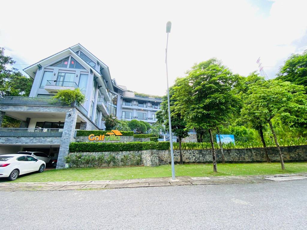 BÁN BIỆT THỰ GOLF VILLA TAM ĐẢO, 979M² ĐẤT, DTSD 2300M² 4 TẦNG, 12 PHÒNG, GIÁ 38 TỶ