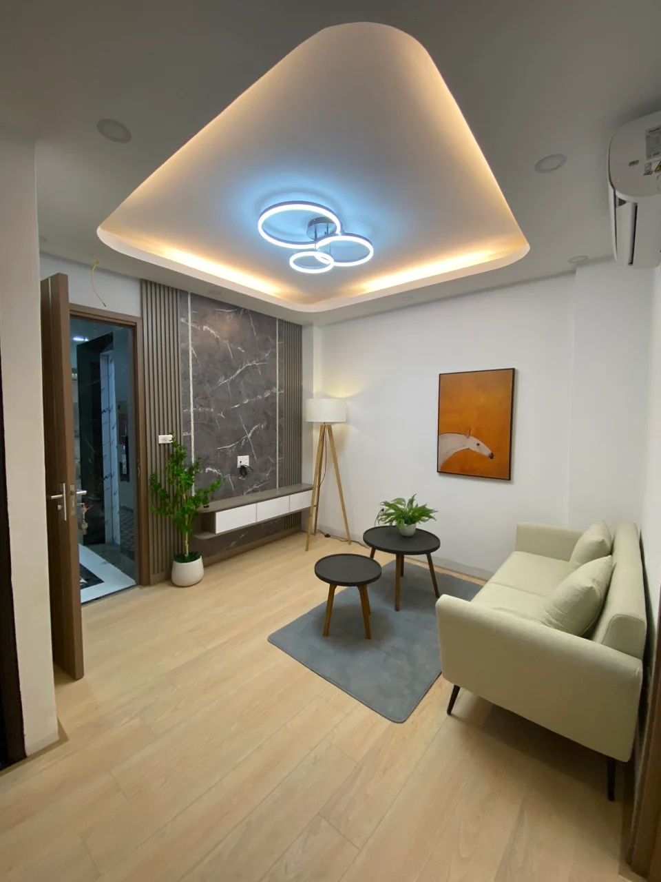 Bán Okevip hiện đang mở 30m2 Trần Khát Chân quận Hai Bà Trưng giá 600 triệu