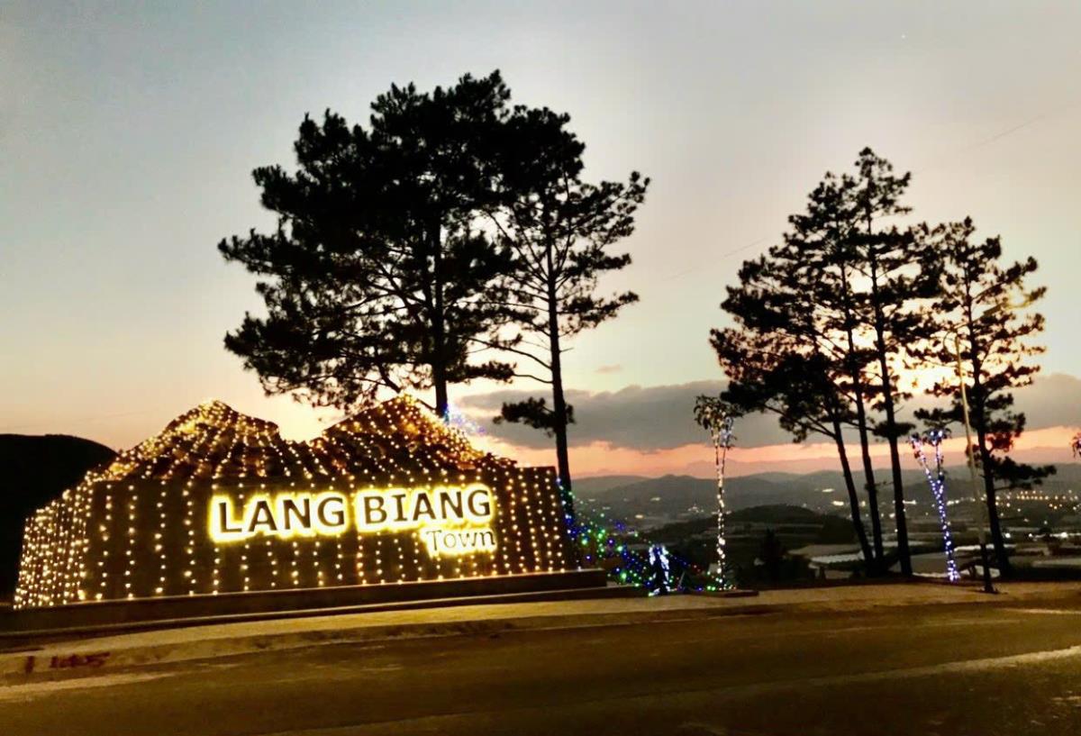 Bán lô góc 2 mặt tiền Langbiang Town Đà Lạt, vị trí đẹp view bao quát cực thoáng, giá 7,7 tỷ