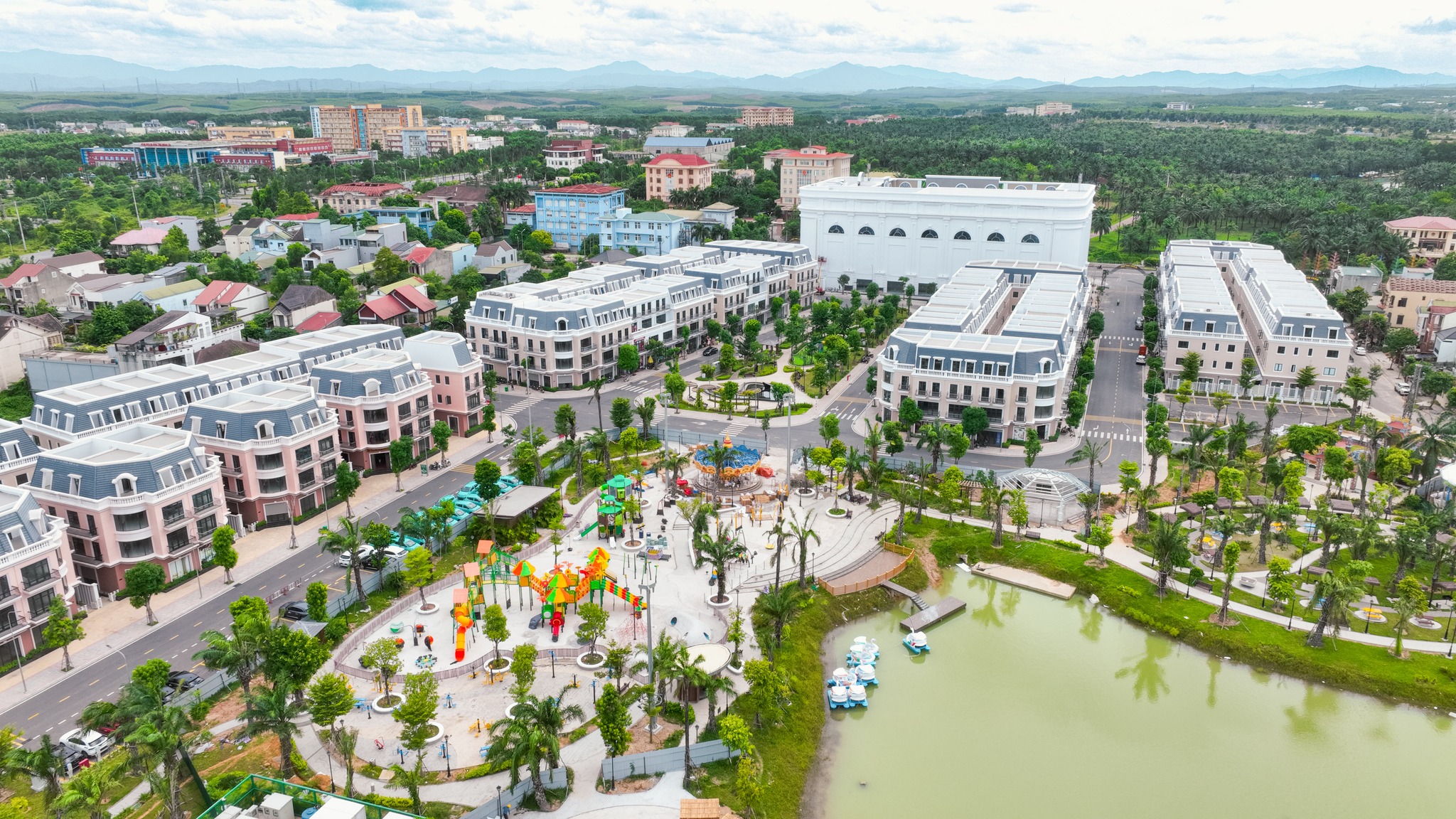 Bán nhà phố Futa Kim Phát,chìa khoá trao tay nhà mới 100%, hỗ trợ vay 3 bên miễn lãi