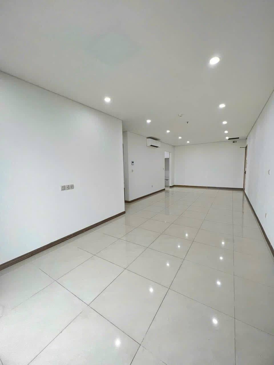 Bán nhanh căn hộ Tropic Garden, diện tích 82m2, 2 phòng ngủ, giá 7,25 tỷ